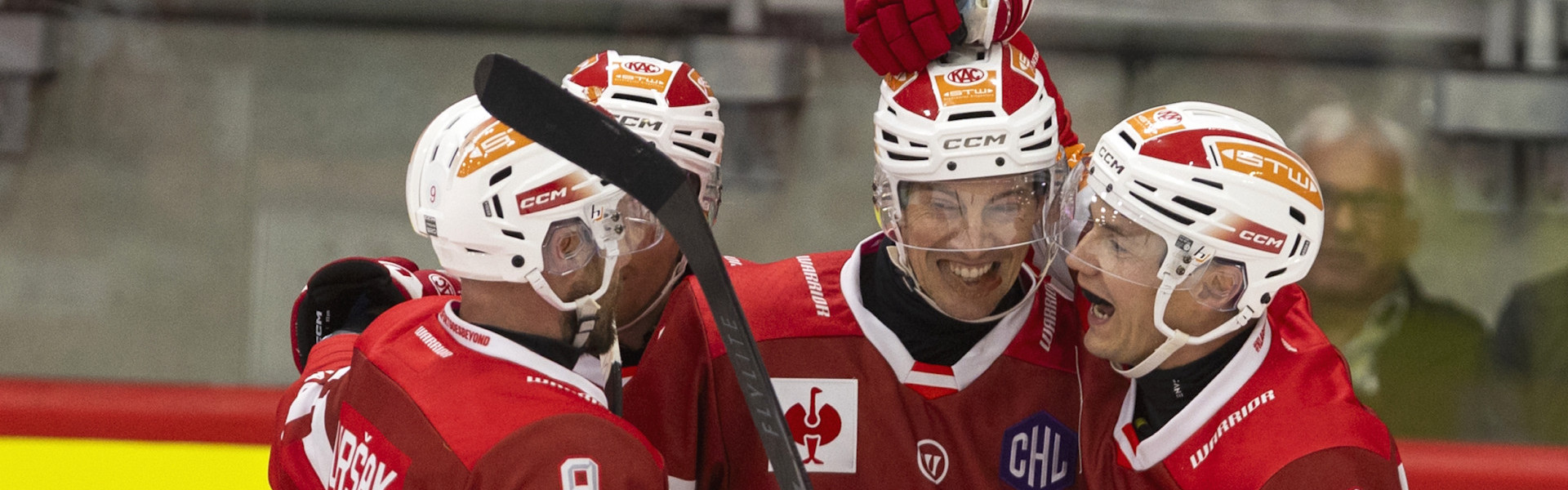 Nick Petersen fälschte in der Verlängerung zum KAC-Sieg zum CHL-Auftakt ab