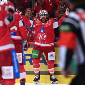Will MacKinnon sorgte für den Endstand von 6:2 und konnte sich wie am Freitag in Ljubljana über einen Torerfolg freuen Will MacKinnon sorgte für den Endstand von 6:2 und konnte sich wie am Freitag in Ljubljana über einen Torerfolg freuen