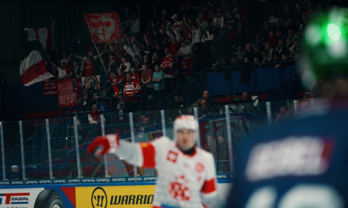 Rotjacken-TV hat die Mannschaft des EC-KAC zum CHL-Auswärtsspiel bei den Eisbären Berlin begleitet