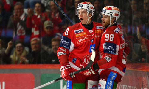 Tobias Sablattnig und Daniel Obersteiner konnten sich mit den Rotjacken über einen Heimsieg gegen Fehérvár AV19 freuen